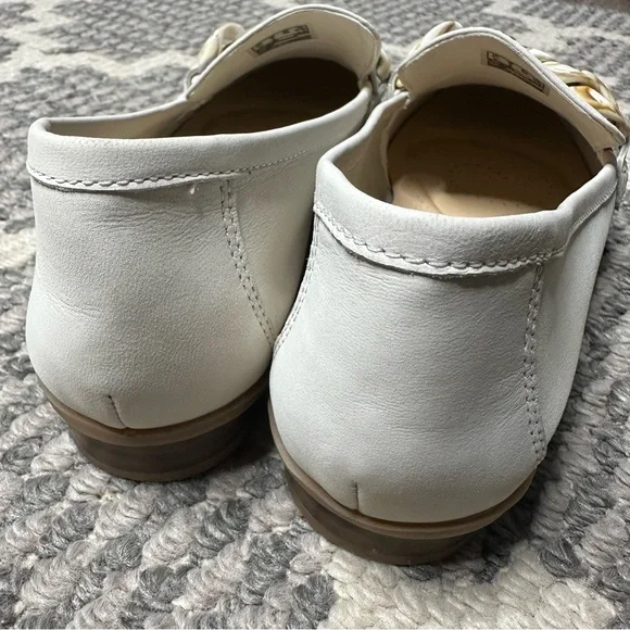 Clarks Leather Sarafyna Iris Comfort Loafers in Cream - Picture 5 of 9